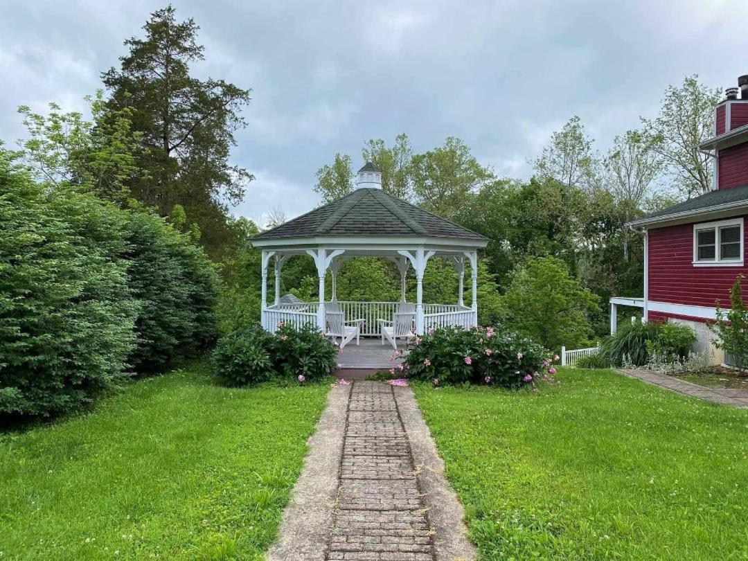 Plain & Fancy Bed & Breakfast Ironton Exteriör bild
